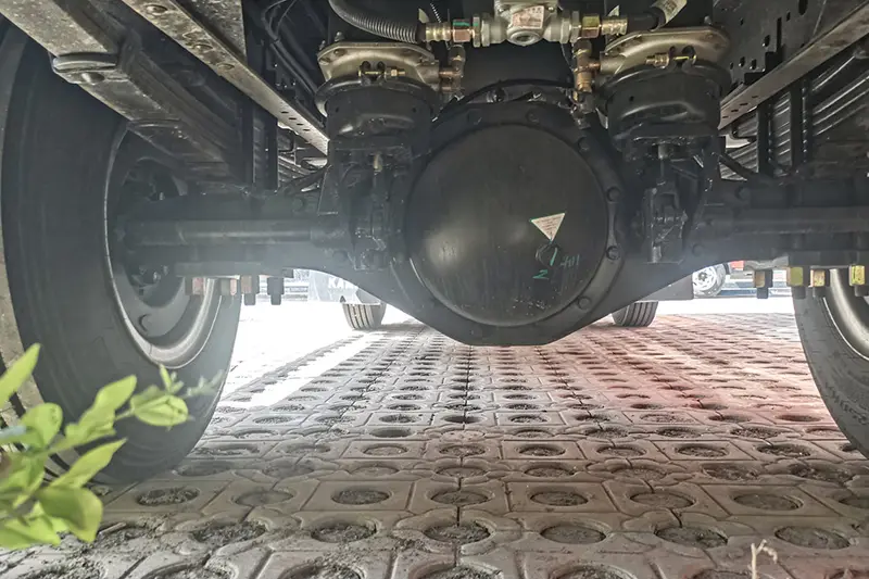 Swing Arm Garbage Truck