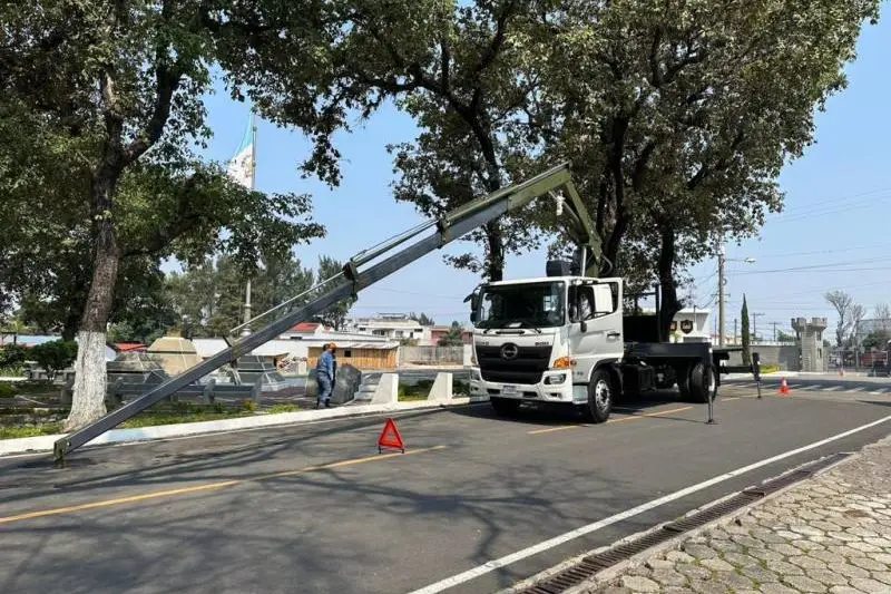 8-Ton Knuckle Boom Crane Body